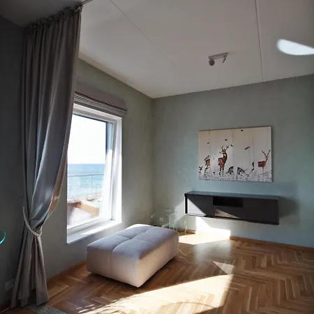 Fabulous Location Deluxe * Reval