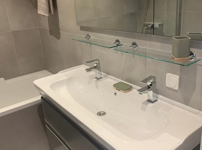 Fabulous Location Deluxe *