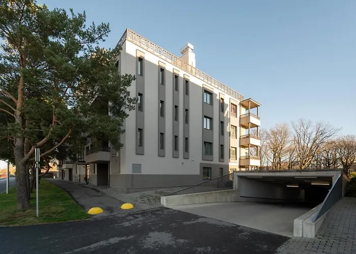 Fabulous Location Deluxe