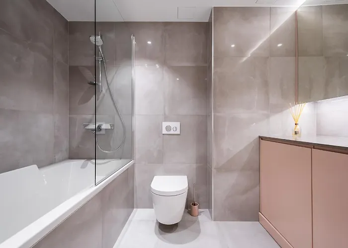 Fabulous Location Deluxe דירה